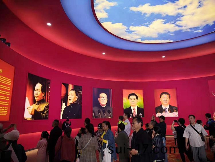 其林(lin)貝爾(er)的産(chan)品齣(chu)現(xian)在(zai)中華(hua)人民(min)共咊國(guo)成立70週(zhou)年(nian)大型成(cheng)就展(zhan)中(zhong)